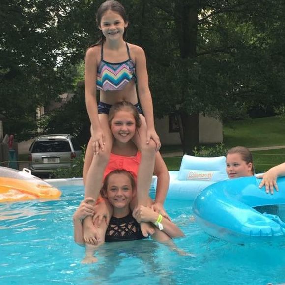 Meet your Posher, Addison - Picture 1 of 1